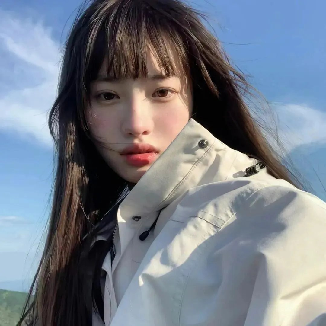 小姑娘艾萝依